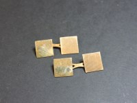 Lot 75 - A pair of gold chain link cufflinks