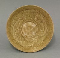 Lot 10 - A Yueyao celadon Bowl