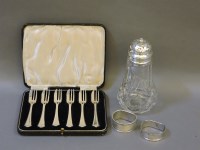 Lot 208 - A cased set of six silver gateau forks