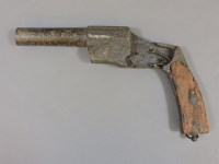 Lot 285 - A WWI flare gun