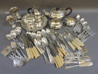 Lot 333 - Silver plated items