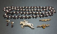 Lot 65 - A garnet pippin and cultured freshwater pearl necklace