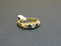 Lot 55 - An 18ct gold sapphire ring