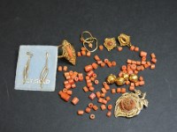 Lot 48 - A collection of coral pieces