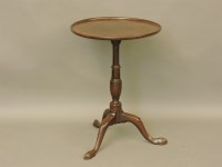 Lot 751 - A George III mahogany lamp table