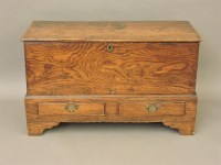 Lot 599 - An oak coffer