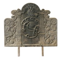 Lot 636 - A heavy iron fireback