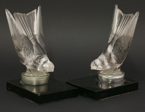 Lot 145 - A pair of Lalique 'Hirondelle' glass bookends