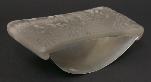 Lot 146 - A Lalique 'Feuille d'Artichaut' desk blotter