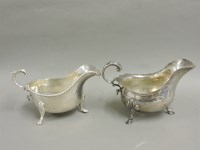 Lot 202 - An early 20th century silver sauce boat