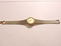 Lot 86 - A ladies 9ct gold Longines Presence quartz bracelet watch