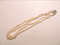 Lot 36 - A two row graduated cultured pearl necklace