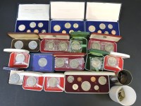 Lot 171 - A quantity of proof sets and single coins