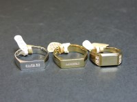 Lot 13 - A gentleman's 9ct white gold diamond set signet ring