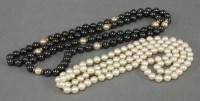 Lot 8 - A single row uniform cultured pearl necklace