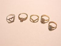Lot 17 - A 9ct white gold diamond set heart ring