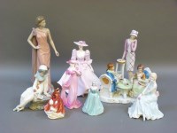 Lot 542 - A collection of figures