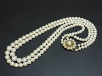 Lot 42 - A two row cultured pearl necklace