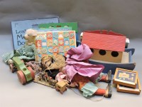 Lot 7 - A quantity of toys
