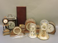 Lot 52 - A collection of clocks