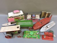 Lot 129 - Assorted tin plate toys