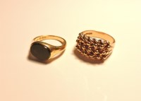 Lot 170 - An 18ct gold blood stone signet ring