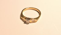 Lot 184 - An 18ct gold single stone princess cut diamond ring