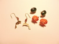 Lot 246 - A pair of 9ct gold jade stud earrings