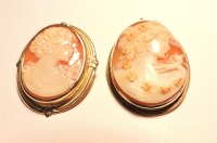 Lot 291 - A 9ct gold shell cameo brooch/pendant