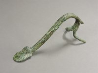 Lot 348 - A 1st century Greek bronze bowl handle with mask