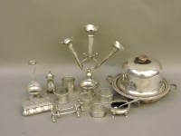 Lot 432 - A collection of silver