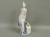 Lot 557 - A Lladro figure