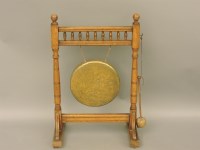 Lot 623 - A Victorian dinner gong