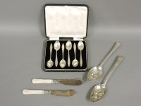 Lot 376 - A set of six teaspoons