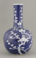 Lot 34 - A large blue and white Bottle Vase