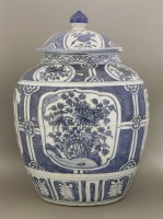 Lot 8 - A blue and white Potiche and Cover