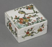 Lot 18 - An attractive Box and Cover