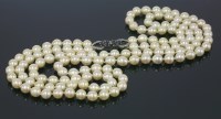 Lot 512 - A two row uniform cultured pearl necklace