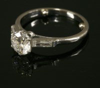 Lot 584 - A single stone diamond ring