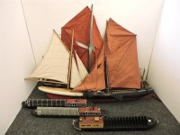 Lot 1529 - A collection of model boats