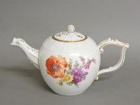Lot 1298 - A KPM Berlin moulded porcelain teapot