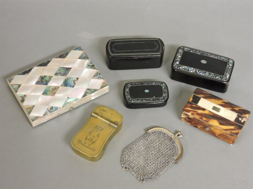 Lot 1093 - A Victorian mother of pearl card case