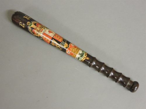 Lot 1221 - An Edward VII truncheon