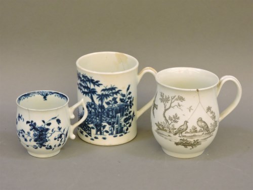 Lot 1203 - A Worcester bell shaped bat printed mug