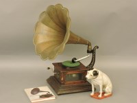 Lot 1594 - A reproduction mahogany cased gramophone