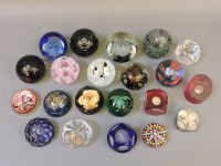 Lot 1438 - Twenty-one assorted paperweights