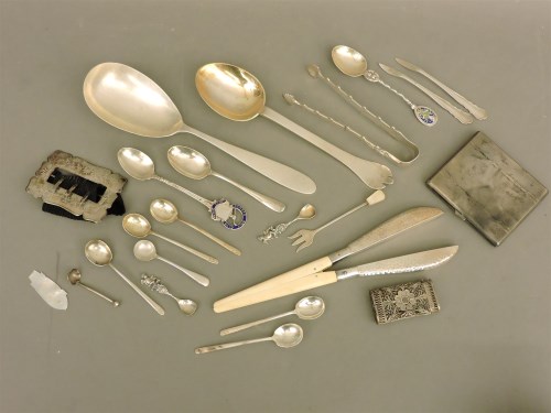 Lot 1158 - A quantity of silver
