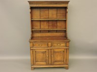 Lot 842 - An oak dresser