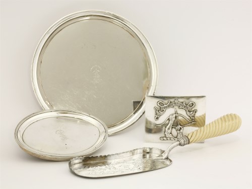 Lot 205 - A George III Scottish silver teapot stand