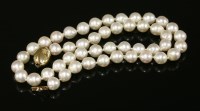 Lot 529 - A single row uniform cultured pearl necklace